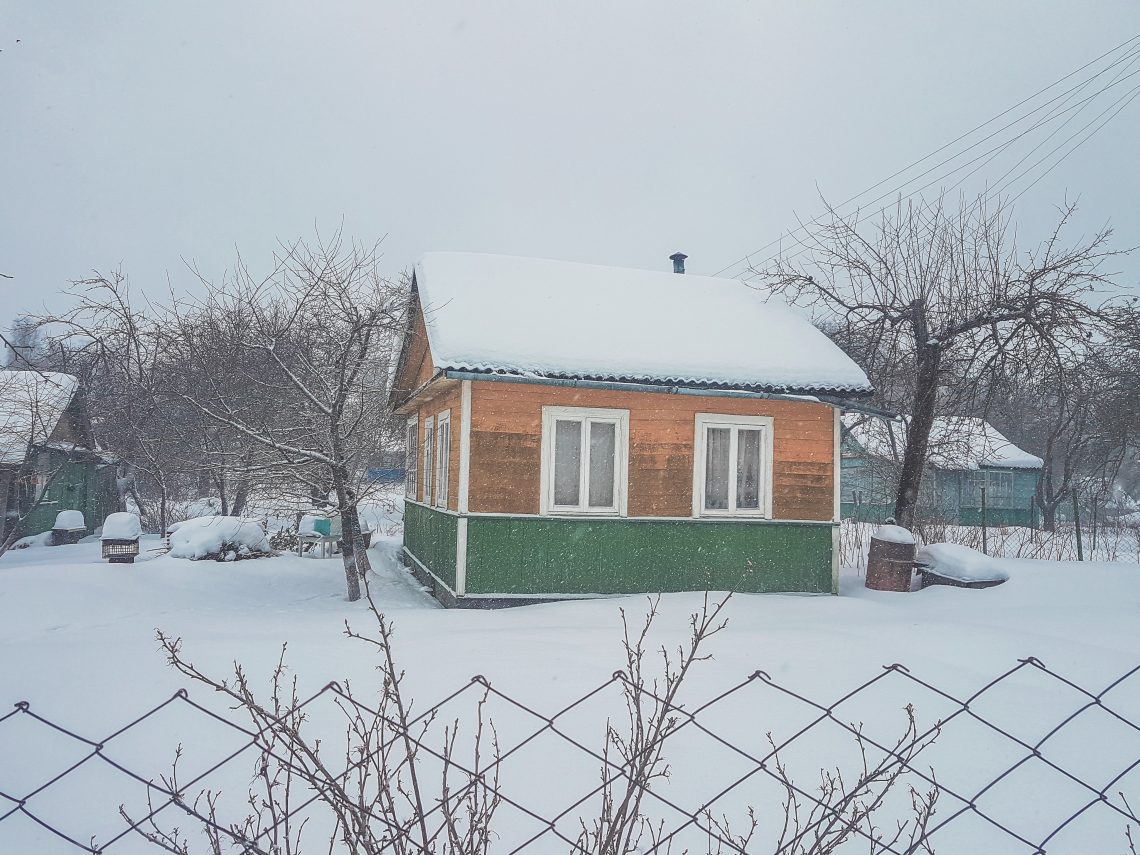 A frozen Dacha memory in Bajary // Belarus
