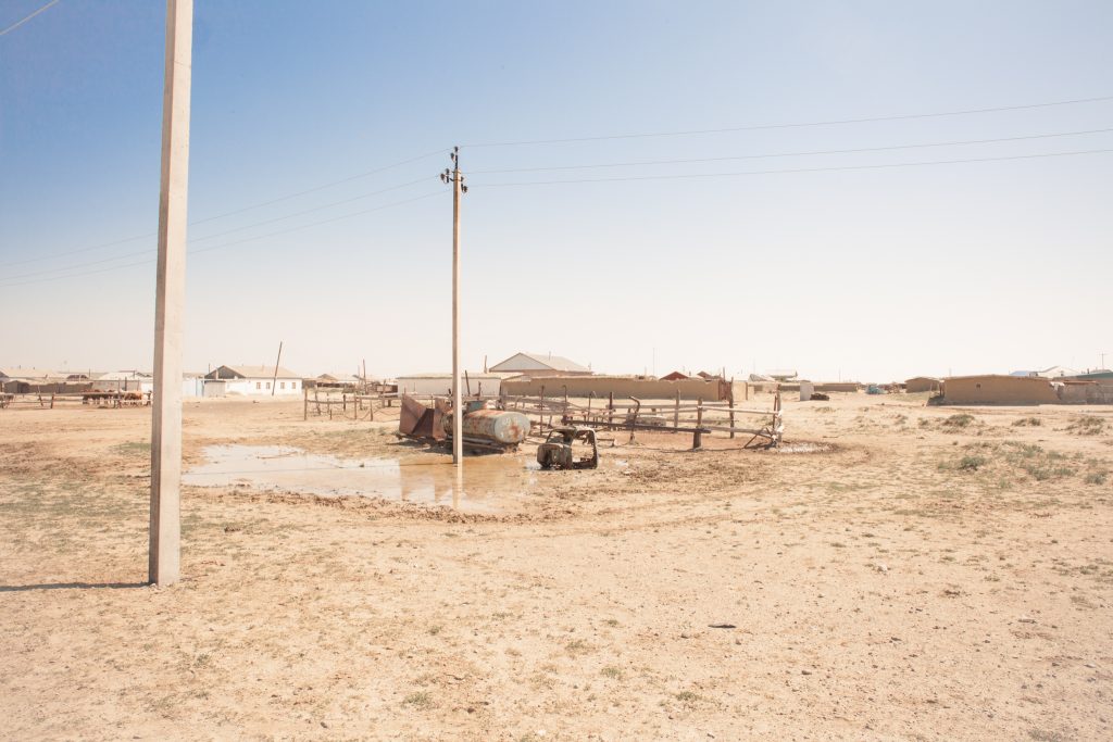 Kazakhstanoscopia - La Dent de L'Oeil - Contemporary photography by hélène Veilleux # Kazakhstan# eurasia # unplace # streetphotography #aralsk #photoreport