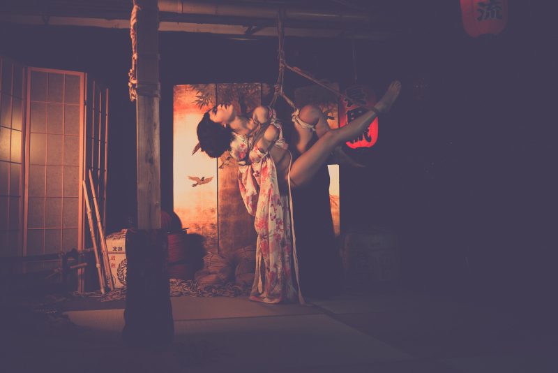 ダムゼルインディストレスでは ありません @studio six - La Dent de L'Oeil - Contemporary photography by Hélène Veilleux - #japan #kinbaku #shibari #bijin #tokyo
