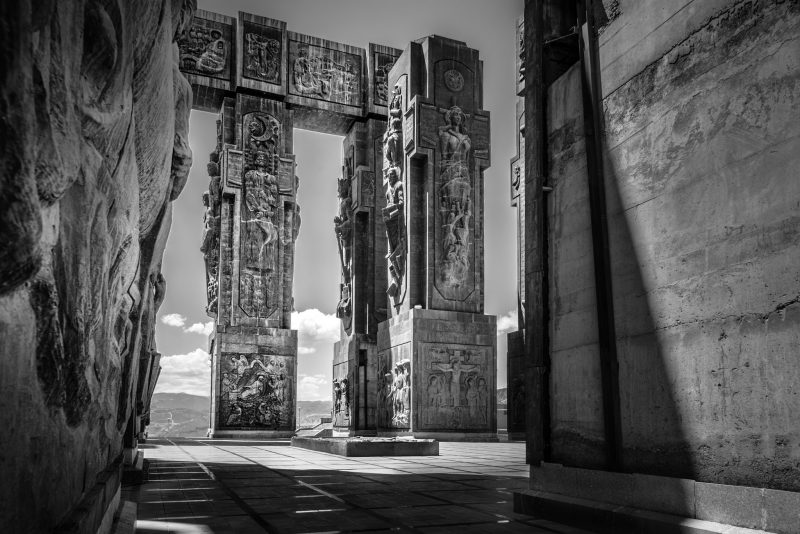 The Chronicle of Georgia- La Dent de L'Oeil - Contemporary photography by Hélène Veilleux - #sakartvelo #georgia #sovietarchitecture #monument #caucasus