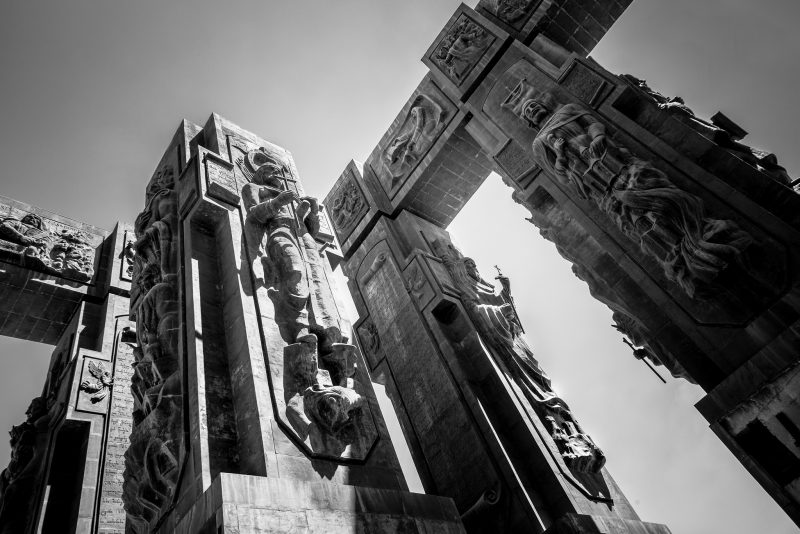 The Chronicle of Georgia- La Dent de L'Oeil - Contemporary photography by Hélène Veilleux - #sakartvelo #georgia #sovietarchitecture #monument #caucasus
