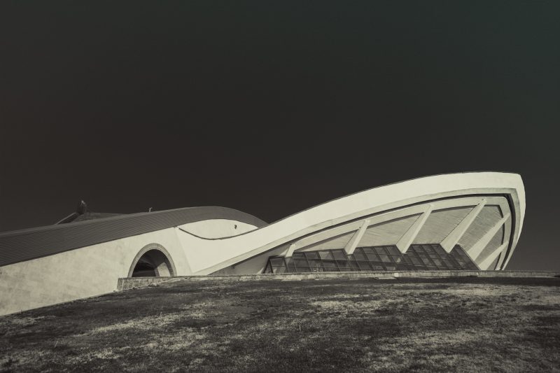 Karen Demirchyan Sports and Concerts Complex // Armenia - La Dent de L'Oeil - Contemporary photography by Hélène Veilleux - #architecture