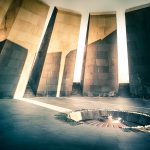 Tsitsernakaberd 's memorial - Inside the Armenian Genocide memorial complex - La Dent de L'Oeil - Contemporary photography by Hélène Veilleux - #erevan #armenia #genocide #memory #arch