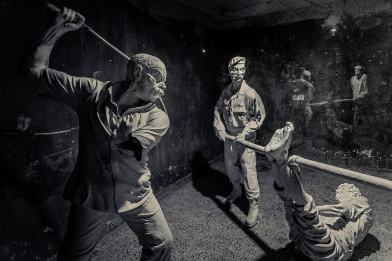 Sulaymaniyah’s Amna Suraka, the red prison - La Dent de L'Oeil - Contemporary photography by Hélène Veilleux - #irak #kurdistan #prison #memory #archi