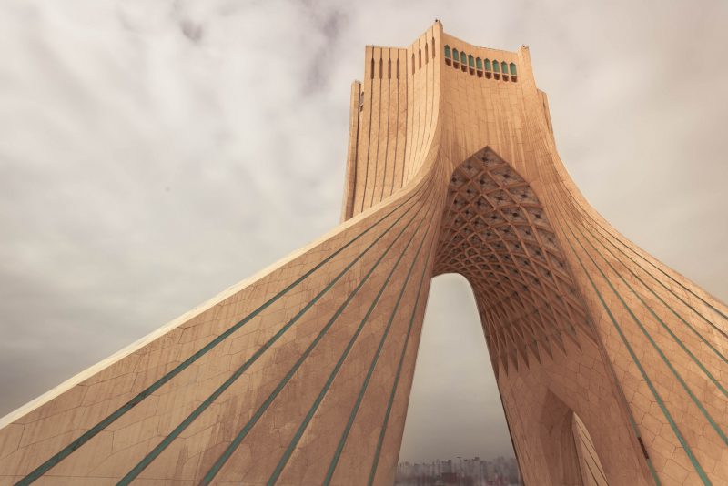 Azadi Tower // Iran – La Dent de L’Oeil – Contemporary photography by Hélène Veilleux – #architecture #urban #concrete #iran #shape #tehran
