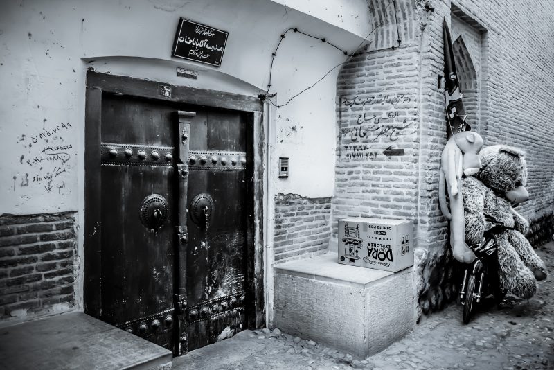 M is for Meat – گوشت // Iran – La Dent de L’Oeil – Contemporary photography by Hélène Veilleux – #tehran #iran #steetphtography #monochrome #b&w