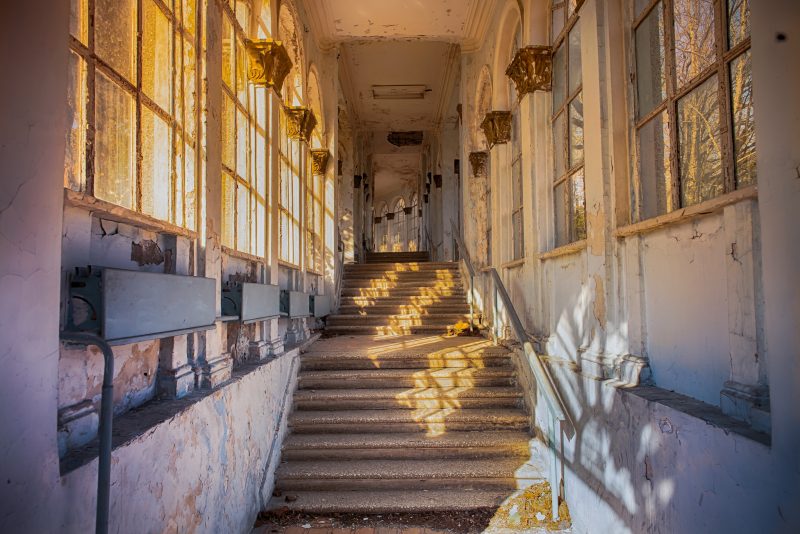 The Old Soviet sanatorium // Georgia – La Dent de L’Oeil – Contemporary photography by Hélène Veilleux – #georgia #stalin #urbex #decay #urbanexploration