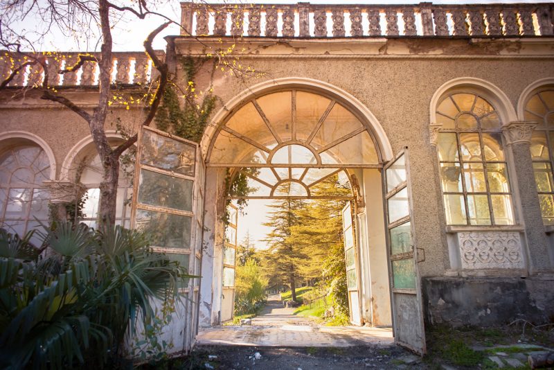 The Old Soviet sanatorium // Georgia – La Dent de L’Oeil – Contemporary photography by Hélène Veilleux – #georgia #stalin #urbex #decay #urbanexploration