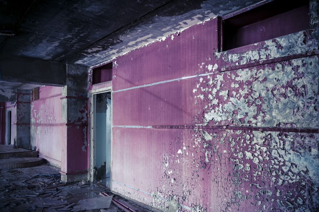 Pique-nique au bord du chemin / Пикник на обочине // Ukraine - La Dent de L'Oeil - Contemporary photography by hélène Veilleux #Kazakhstan #prypiat #chernobyl #nuclear