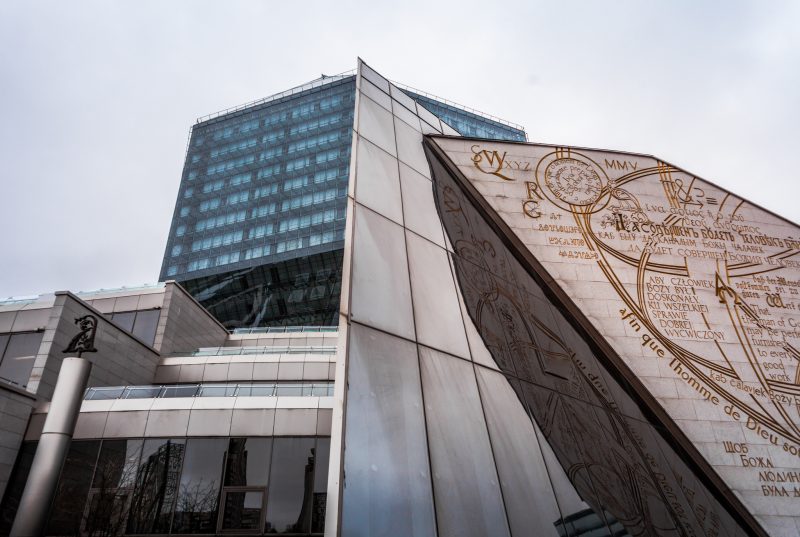 The bielorussian Rhombicuboctahedron // Minsk // Belarus - La Dent de L'Oeil - Contemporary photography by Hélène Veilleux - #architecture #shape #library