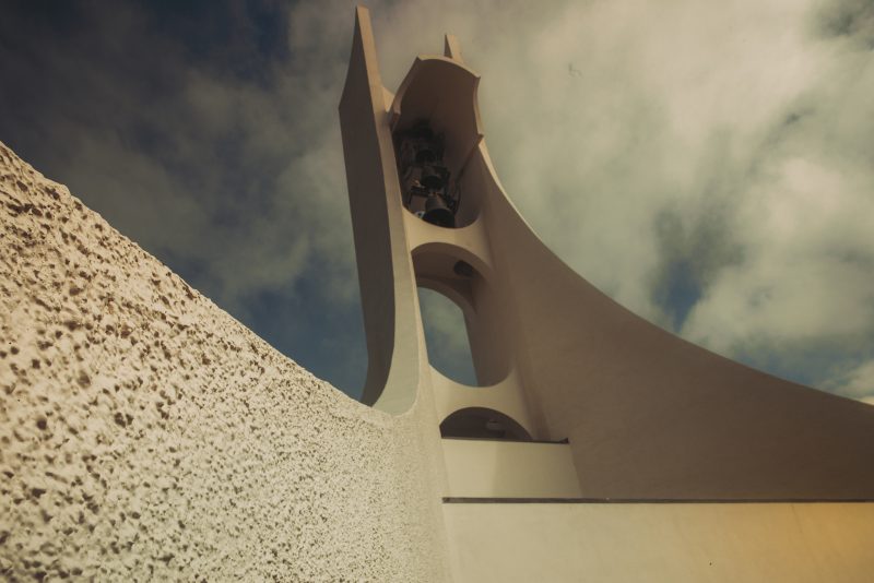 Stykkishólmur 's church // Iceland - La Dent de L'Oeil - Contemporary photography by Hélène Veilleux - #architecture #shape #modernism #iceland #church #brutalism
