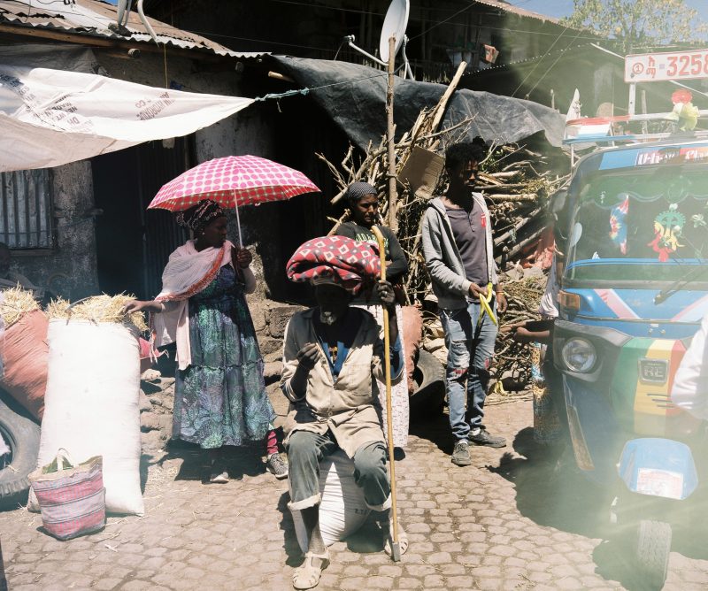 Lalibela Market // Ethiopia - La Dent de L'Oeil - Contemporary photography by Hélène Veilleux #Ethiopia #Market #Analog #PlaubelMakina67