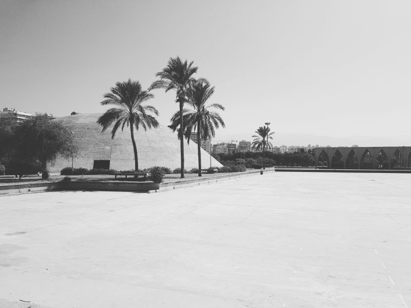 oscar-niemeyer-s-tripoli-fairground_48898472328_o